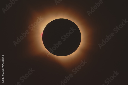 Obraz na plátne Total Solar Eclipse Glowing Corona and Prominence