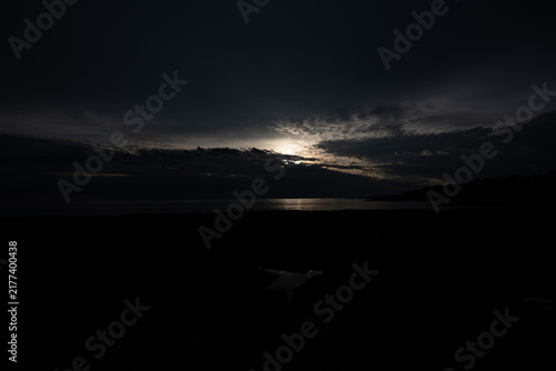 Quadro su tela Coucher de soleil sombre