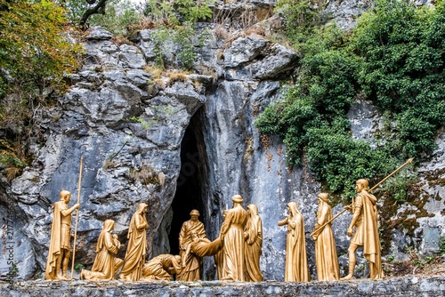 Lourdes, sanktuarium, droga krzyżowa