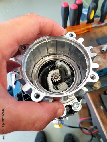 Open Gearbox Internal Mechanism Maintenance
