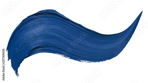 Foto Isolated vibrant blue thick paint stroke with rich texture, dynamic brush design