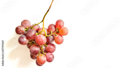 Quadro su tela bunch red grapes isolated on white