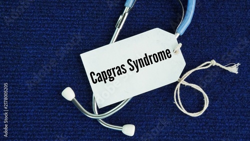 Foto Stethoscope and paper tag with the word Capgras Syndrome
