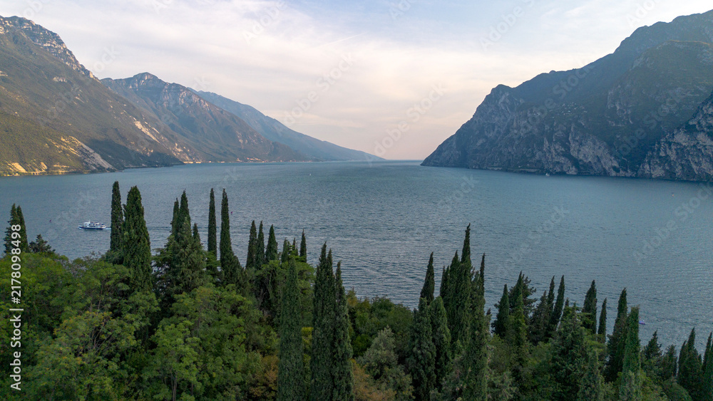 Naklejka premium Lake Garda with mountain panorama near the town of Riva del Garda, Italy.