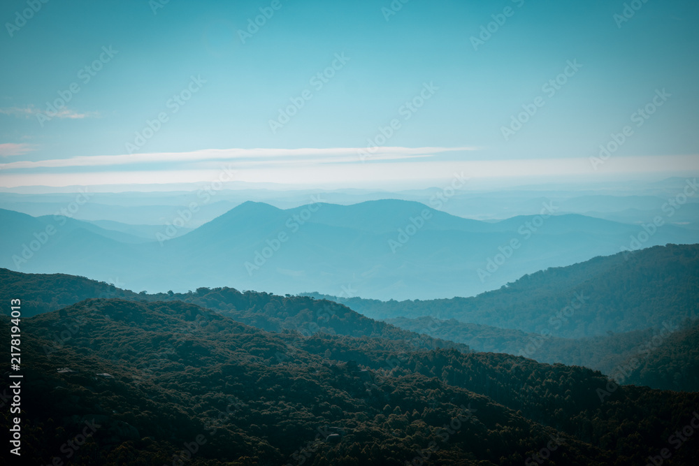 Obraz premium Australia, The Cathedral and The Hump are two famous granite rock formations connected by a popular 1.9-kilometer (1.2-mile) walking track in Mount Buffalo National Park in Victoria.