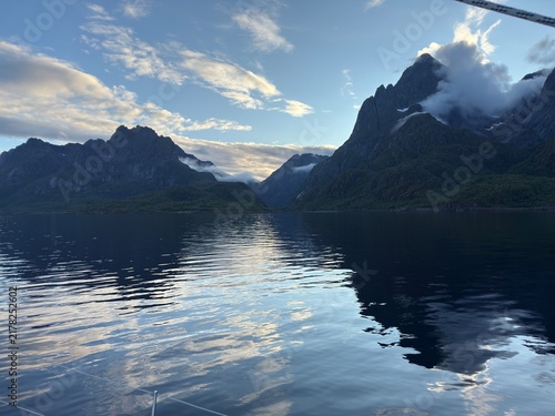 Canvas Print lake and mountains