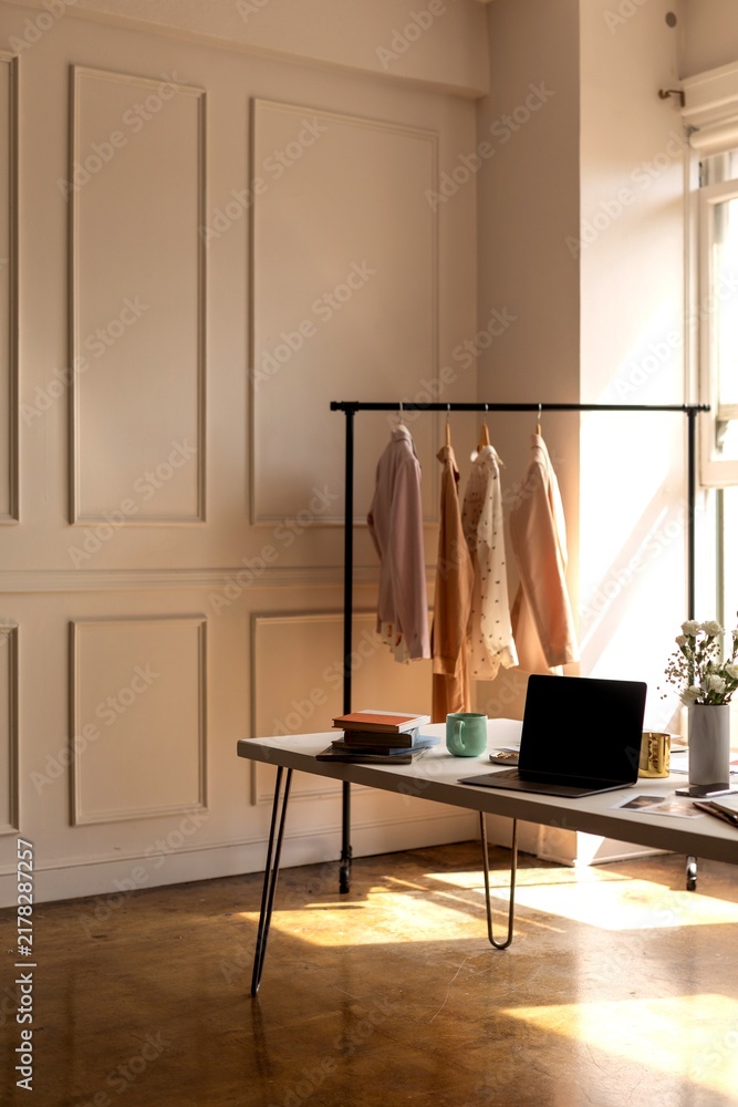 Obraz premium Stylish workspace with natural light.