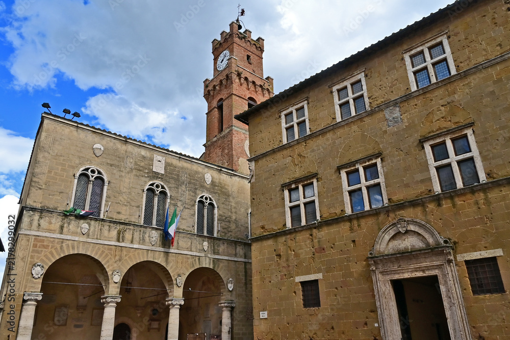 Obraz premium Pienza, the Town Hall in Piazza Pio II, Val d'Orcia, Tuscany, Italy