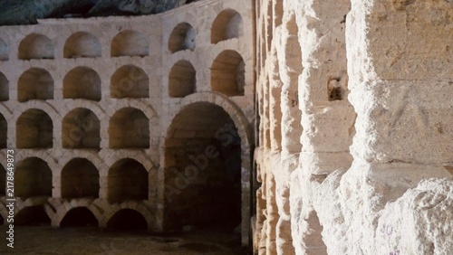 Fotografía Inside view of historic Golitsyn grotto cave on Black Sea coast.