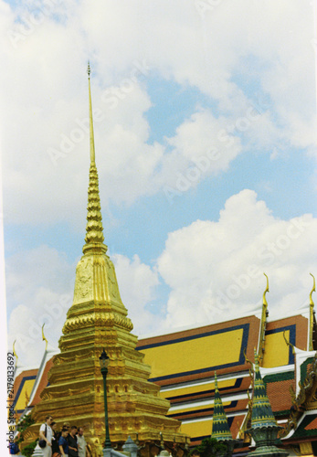 Fotografie wat phra kaew bangkok thailand. Film photo.