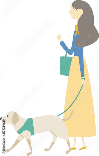 犬の散歩をしている女性