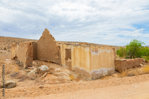 Obraz na płótnie Ruins of Koeroebees farmstead, colonial heritage site in Karoo