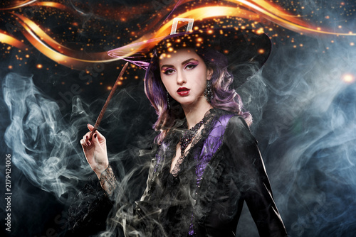 Canvastavla Glamorous witch casting a magic spell