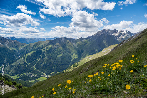 Blick vom Berghang des Figerhorn zur Granatspitzgruppe mit der Blauspitze in den Hohen Tauern