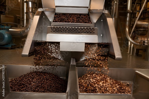 Cocoa Winnower Separating Nibs from Husks