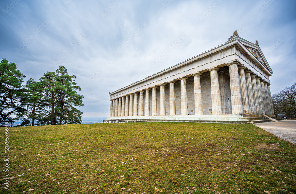 Obraz premium Walhalla memorial with classical columns on hilltop in Bavaria Germany