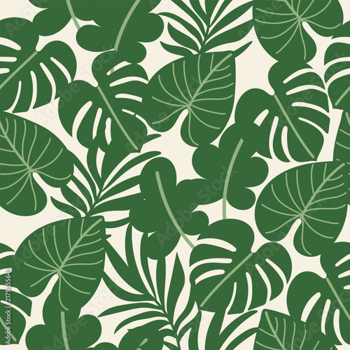 Seamless pattern with tropical leaves. Green leaf plants. Jungle nature background, endless design. Abstract botanical fabric, wallpaper, textile, wrapping. Flat vector illustration.