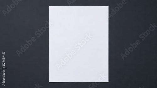 Obraz na płótnie Centered blank portrait sheet on dark background