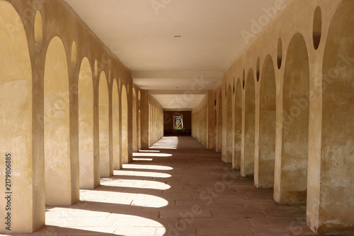 Bogengang im Jagd- und Lustschloss Favorite