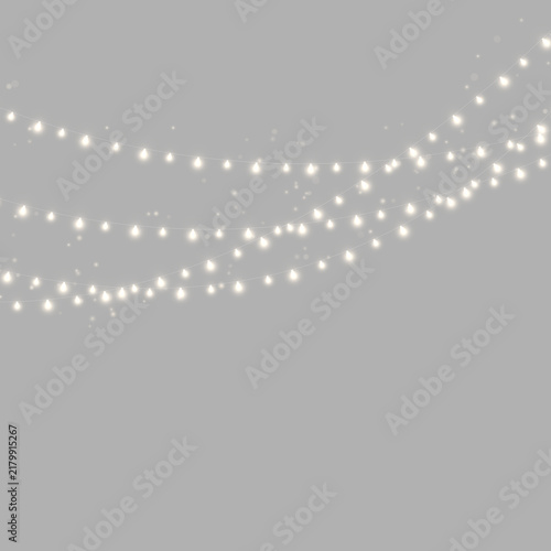 Foto Soft glowing string lights hang elegantly in multiple rows
