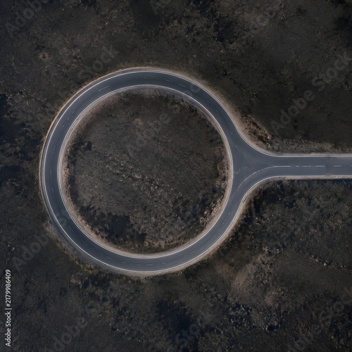 Obraz na płótnie Circular Road Returning to Same Intersection Symbolizes Repeating Problems, Stagnation, Frustration, and Lack of Progress