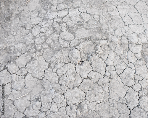 Fotografía Top-down close-up flat lay view of a dry, cracked, and arid earth ground surface