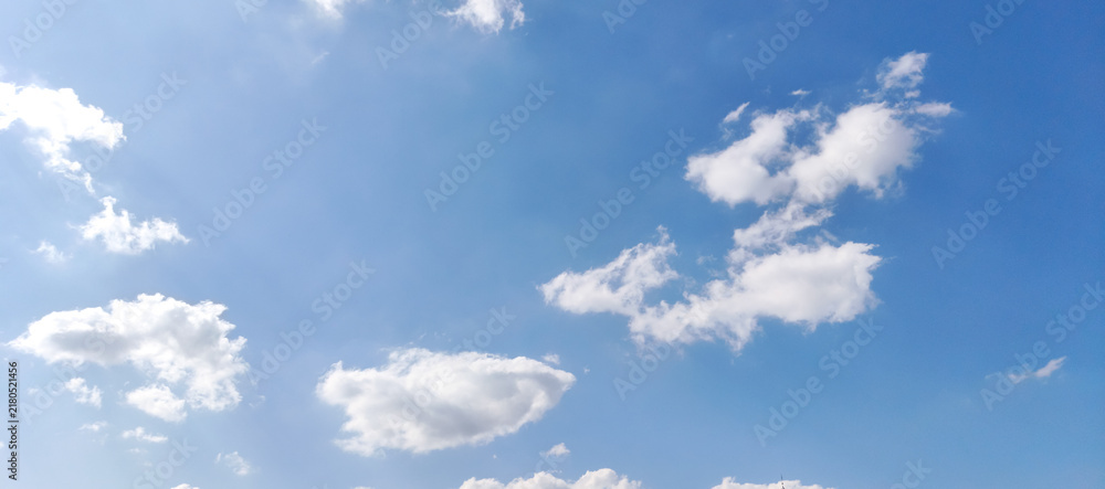 Obraz premium blue sky with clouds