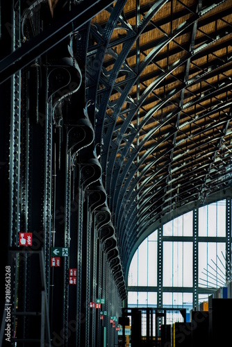 Canvastavla Historic industrial Art Nouveau architecture with wooden roof and steel framewor