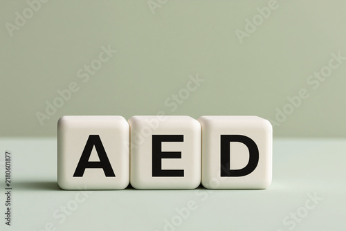 Tapety artystyczne AED（自動体外式除細動器）の文字ブロック