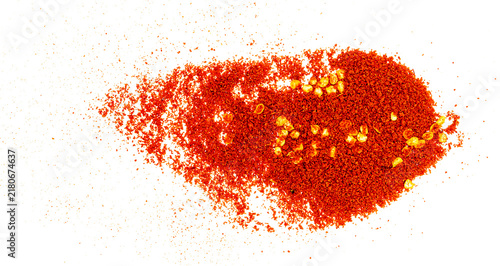 Foto red chilies with chili flakes