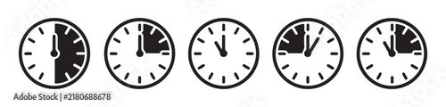 Fotografía Clock icon set with different time intervals and circular progress bar designs for visual navigation