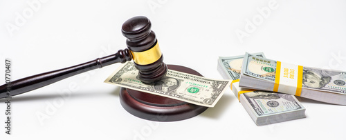 Foto Bribe currency, gavel verdict