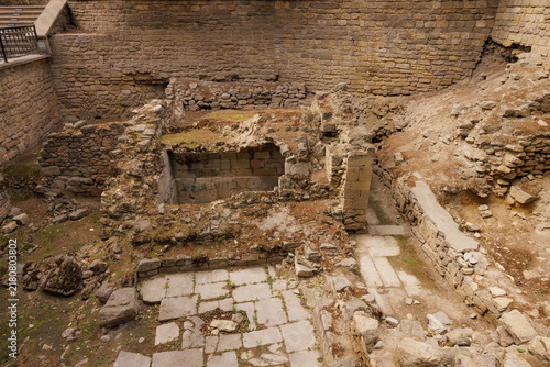 Quadro su tela Ancient ruins reveal the remnants of a once-thriving civilization in the heart o