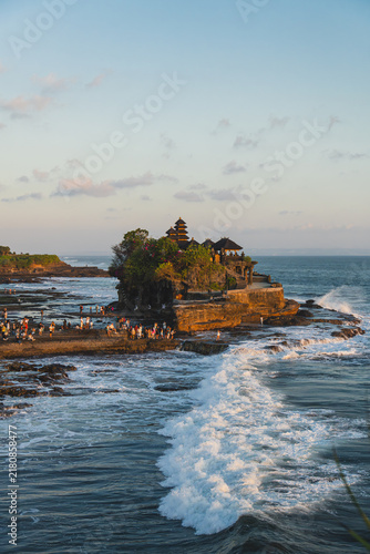 Фотография Pura Tanah Lot Hindu Sea Temple on Rocky Outcrop with Crashing Waves at Sunset i