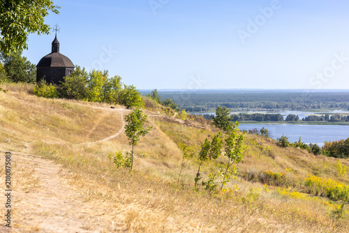 Fotografía Ukraine, Vytachiv, wooden chapel, Dnipro river, Kaniv reservoir view, old church