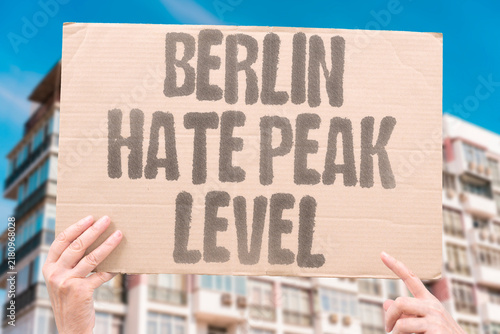 Foto "Berlin hate peak level" German capital antisemitic incidents at record high