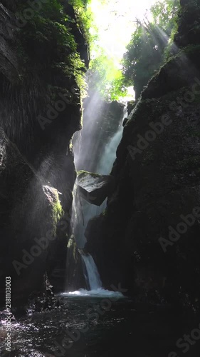 群馬県みなかみ町 木の根沢 大沢 大瀑の光芒