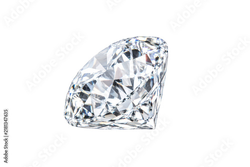 Foto Brilliant-cut colorless diamond gemstone with sparkling geometric facets and elegant light dispersion, isolated on a clean white background for luxury, jewelry, investment, and gemology concepts