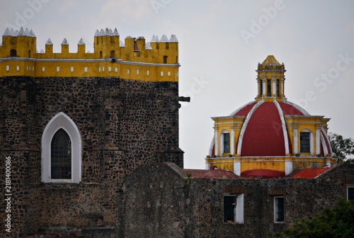 Quadro su tela Landscape with scenic dome view of the Capilla Real part of the San Gabriel Spanish Colonial Franciscan Convent in San Pedro Cholula, Puebla Mexico