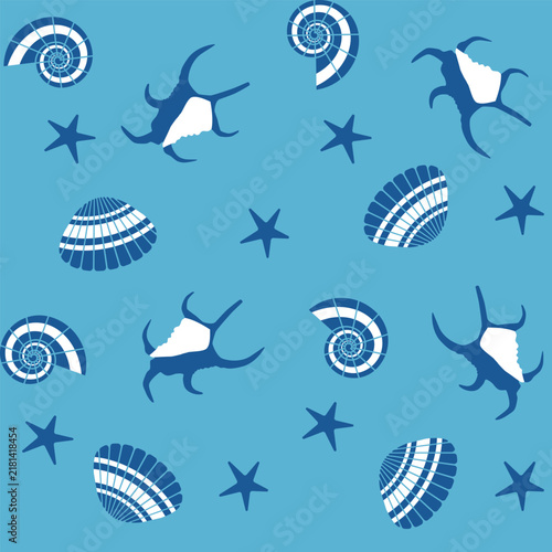 Vector seamless pattern with seashells and starfish
