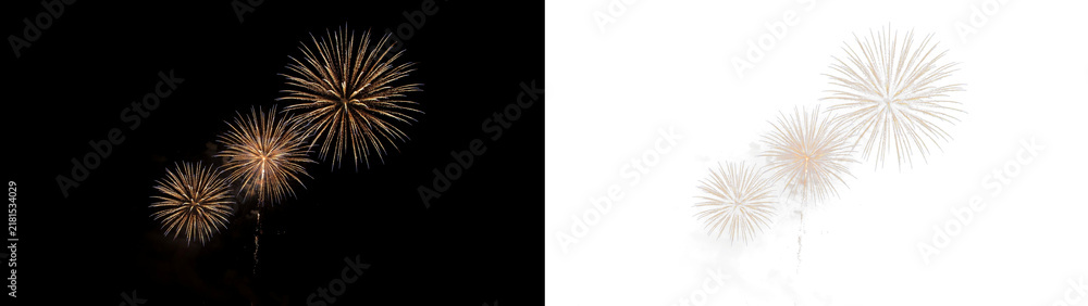 Obraz premium Beautiful golden fireworks display in the night sky, festive celebration with bright light bursts, explosive pyrotechnics for new year or independence day event isolated on transparent background