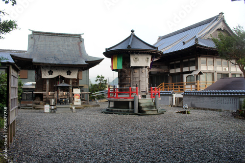 Obraz na płótnie Daishido Hall and Octagonal Structure at Iwamotoji Temple 37 on Shikoku Henro Ko