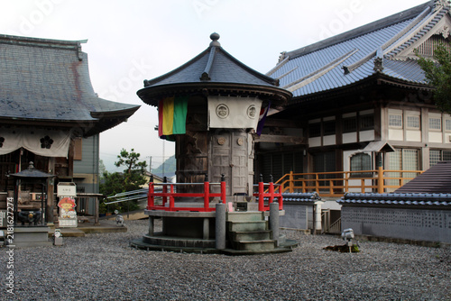 Obraz na płótnie Daishido Hall and Octagonal Structure at Iwamotoji Temple 37 on Shikoku Henro Pi