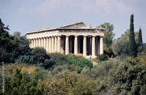Obraz na płótnie Side perspective view of the well preserved Temple of Hephaestus with Doric colu