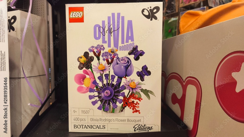 Obraz premium Potsdam, Germany - September 03, 2026: LEGO Olivia Rodrigo's Flower Bouquet set featuring colorful floral designs and branding, displayed on a shelf in a retail environment
