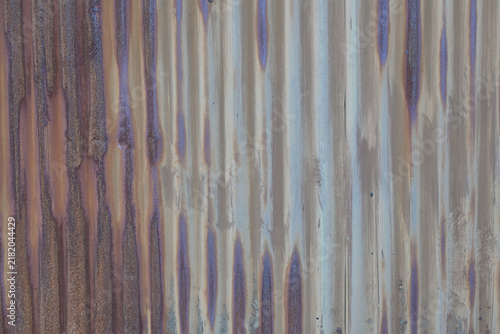 Bild auf Leinwand 虹色に変色したトタンの壁
