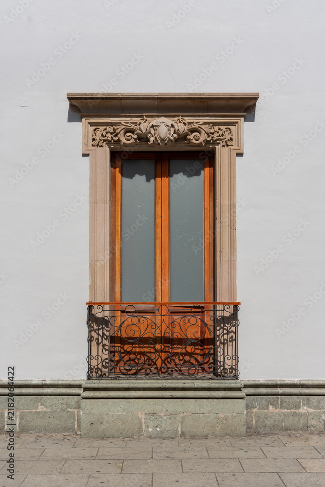 Obraz premium Ventana colonial en el Centro de Oaxaca Mexico