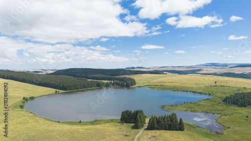 Le lac de Bourdouze est un lac situé dans le département du Puy-de-Dôme à proximité du puy de Sancy. Le lac est situé sur la commune de Besse-et-Saint-Anastaise.