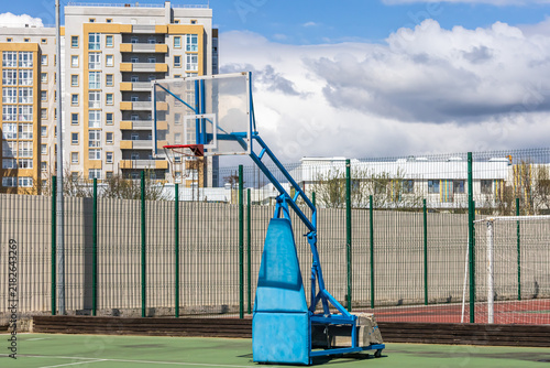 Obraz na plátně A mobile basketball hoop on a sports ground
