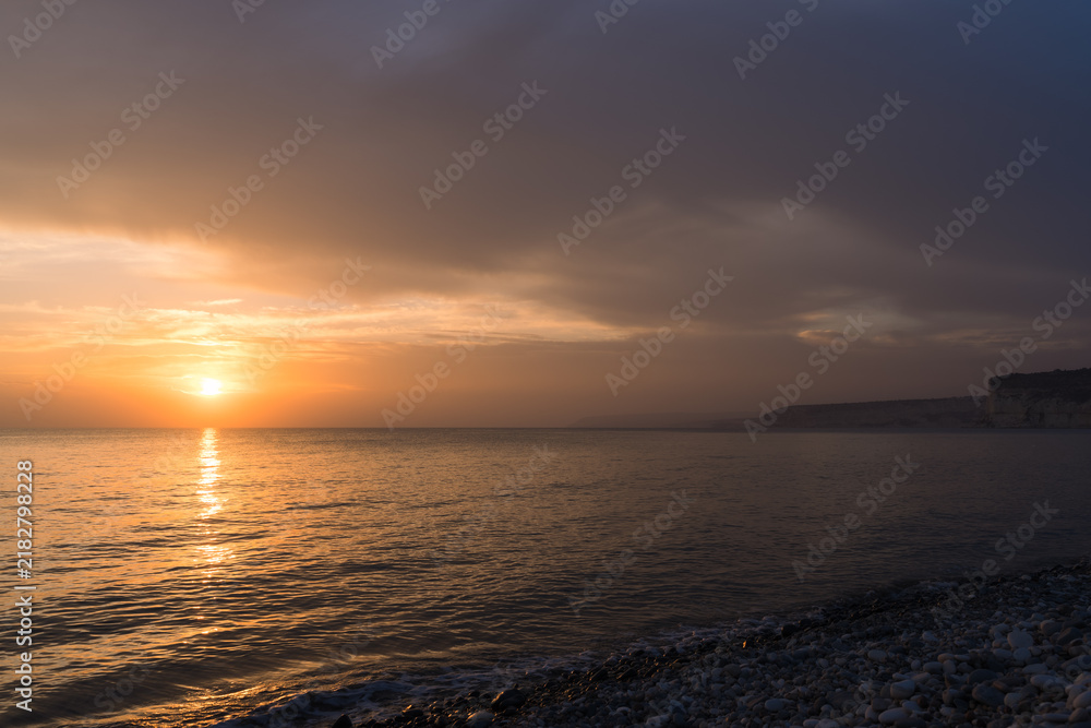 Fototapeta premium Sunset over the sea